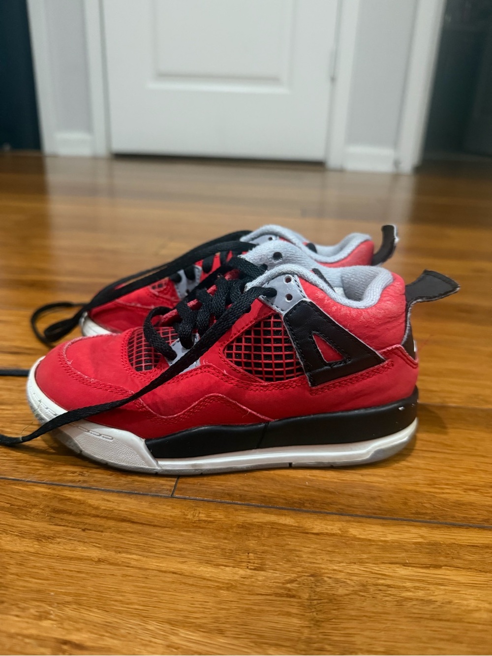 Jordan Retro 4 "Toro" Black/Fire Red/White Toddler Shoes Size 11C